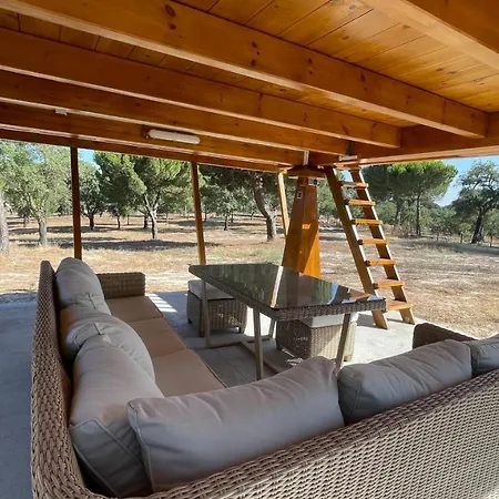 Suspended Wooden House - Monte Da Cortica בקתה *