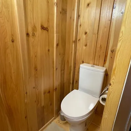 Suspended Wooden House - Monte Da Cortica בקתה
