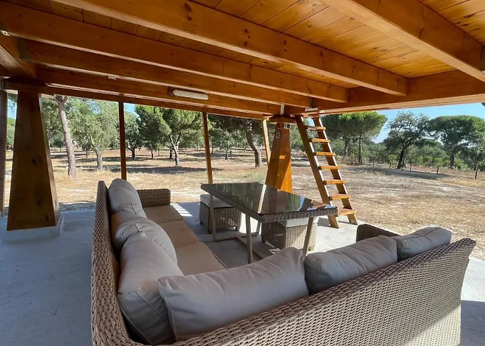 Suspended Wooden House - Monte Da Cortica 샬레 *