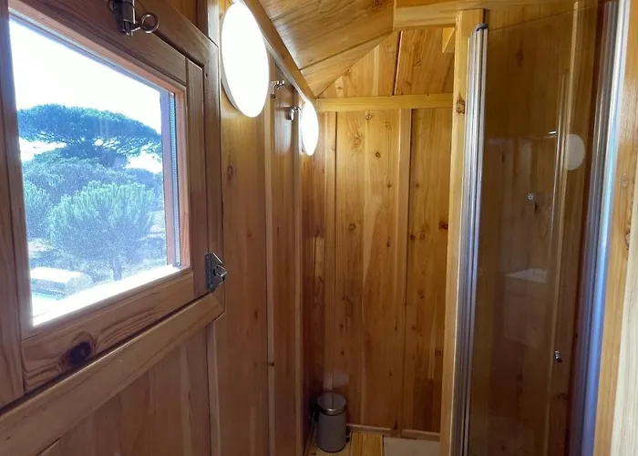 Suspended Wooden House - Monte Da Cortica 샬레 *