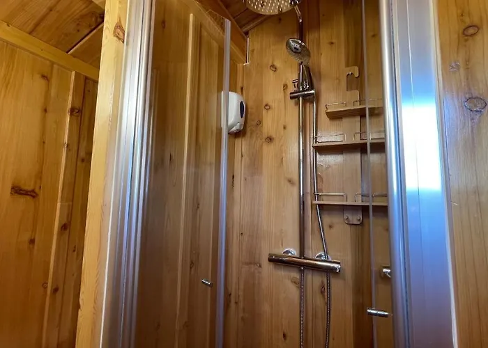 Suspended Wooden House - Monte Da Cortica 샬레